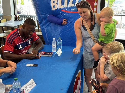 FC Dallas Players Sign Autographs.jpg